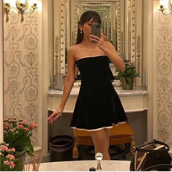 House of CB Dresses & Skirts - HOUSE‎ OF CB Marilla Black Velvet Strapless Dress